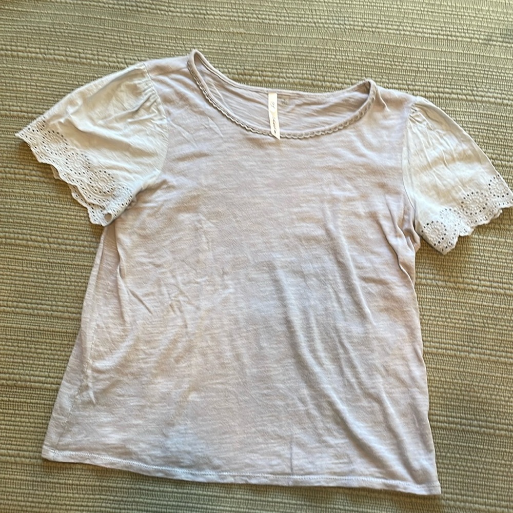 NY Collection light gray blouse. 96% poly. Women's Medium. Like new condition.